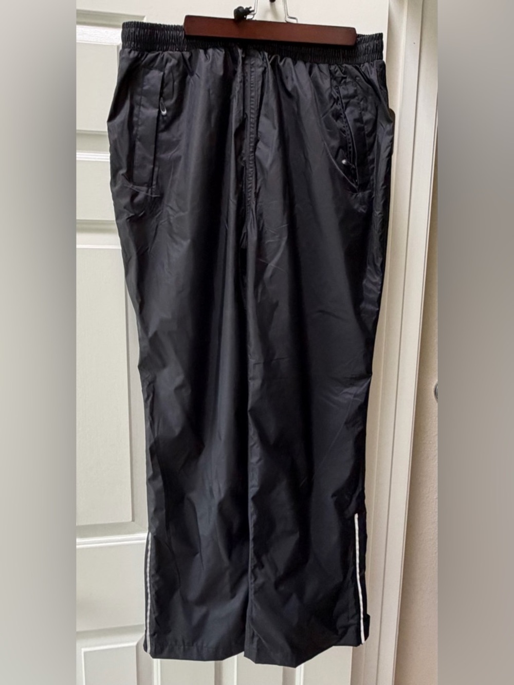 Like New Women’s Rain Pants - Black